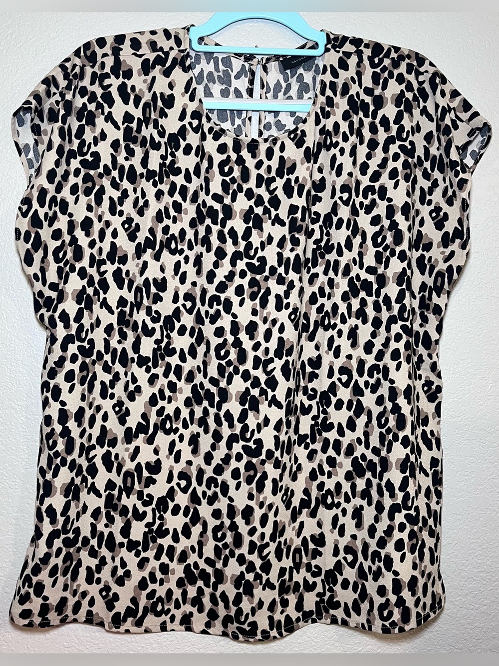 Halogen Leopard Print Pleated Blouse Women's Sz L Beige Black Cap Sleeve Woven